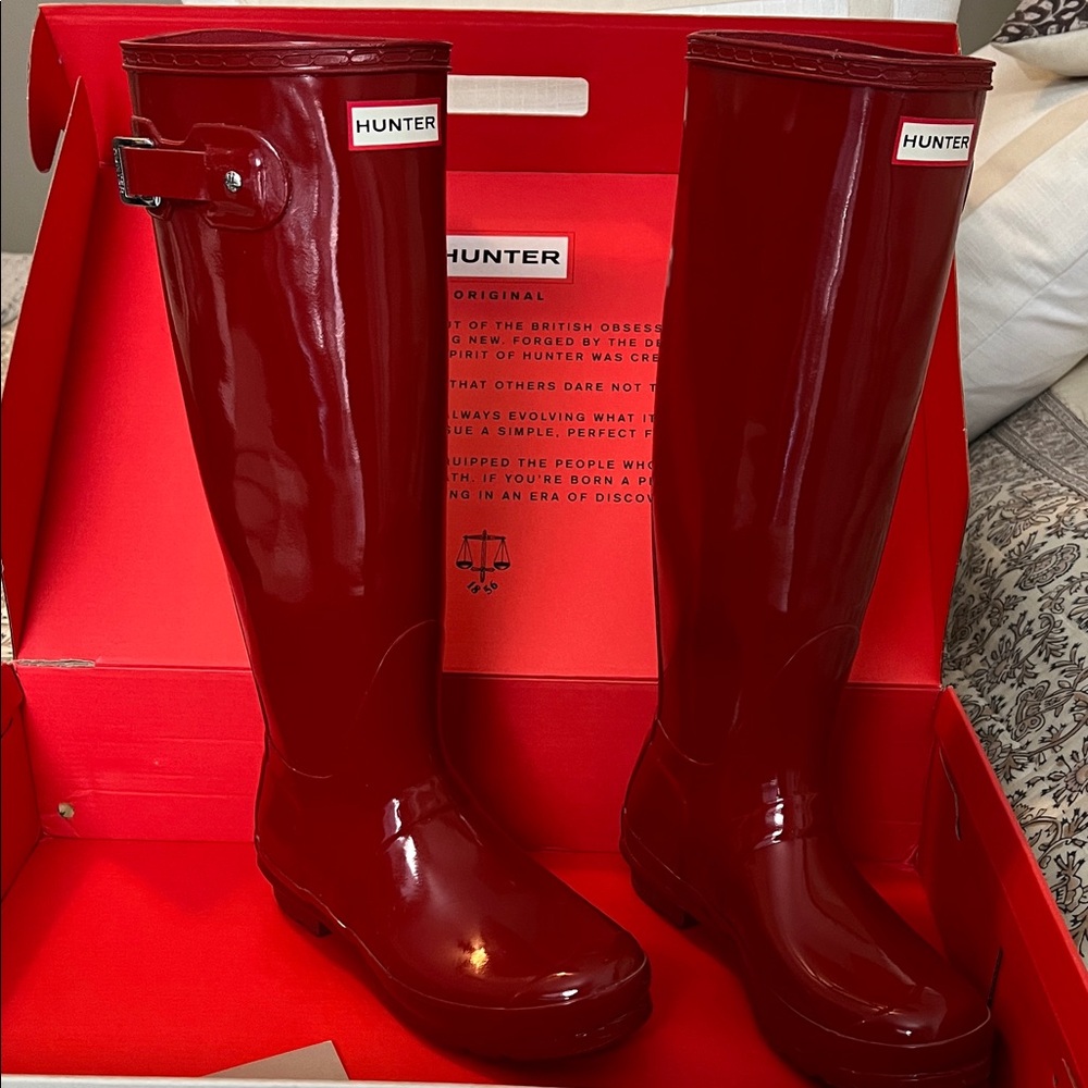 Hunter Gloss Tall Rain Boots in Military Red